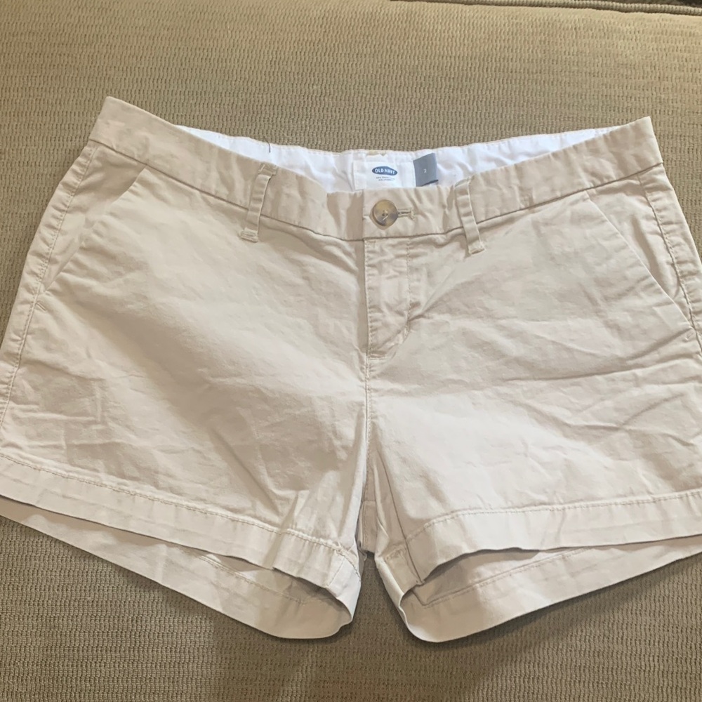 Old Navy Cream Chino Shorts Size 2 Mid Rise Summer Classic Casual Shorts